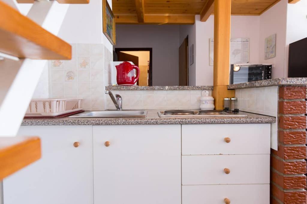 Apartment With Terace And Sea View Marica 克尔克 外观 照片